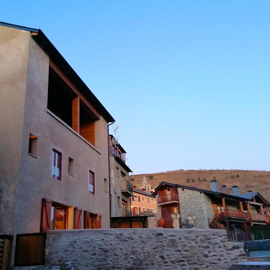 לייביה Apartament "El Castell" Casa Rural Cal Rialla מראה חיצוני תמונה